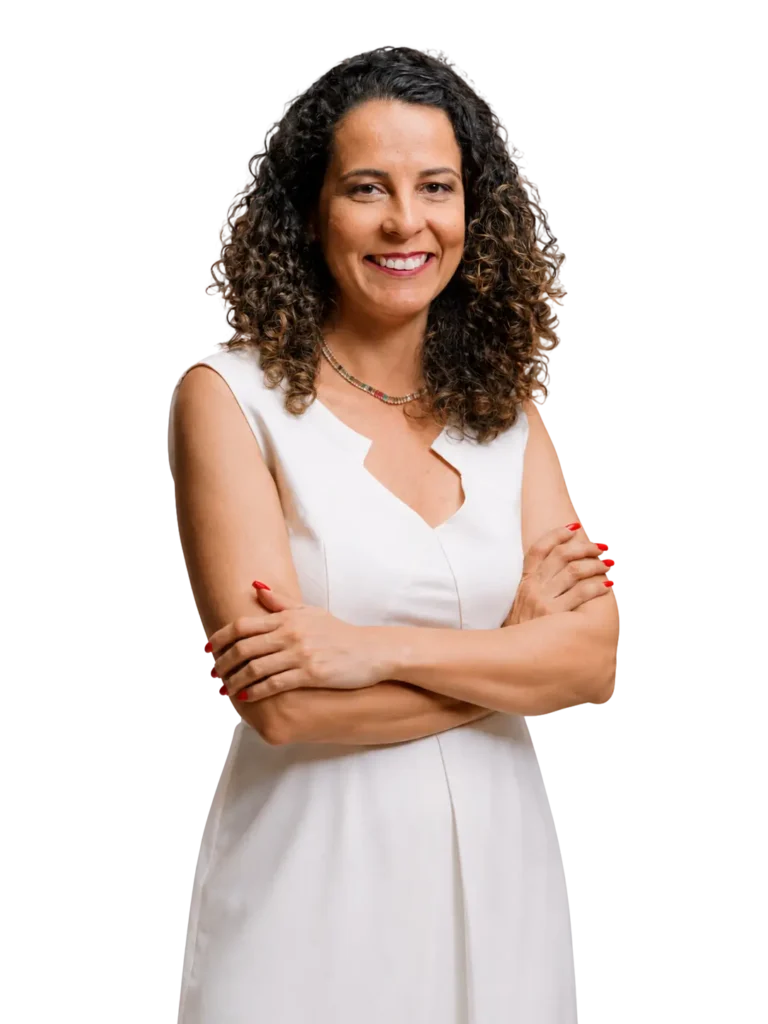 Juliana Oliveira, terapeuta integrativa, sorrindo